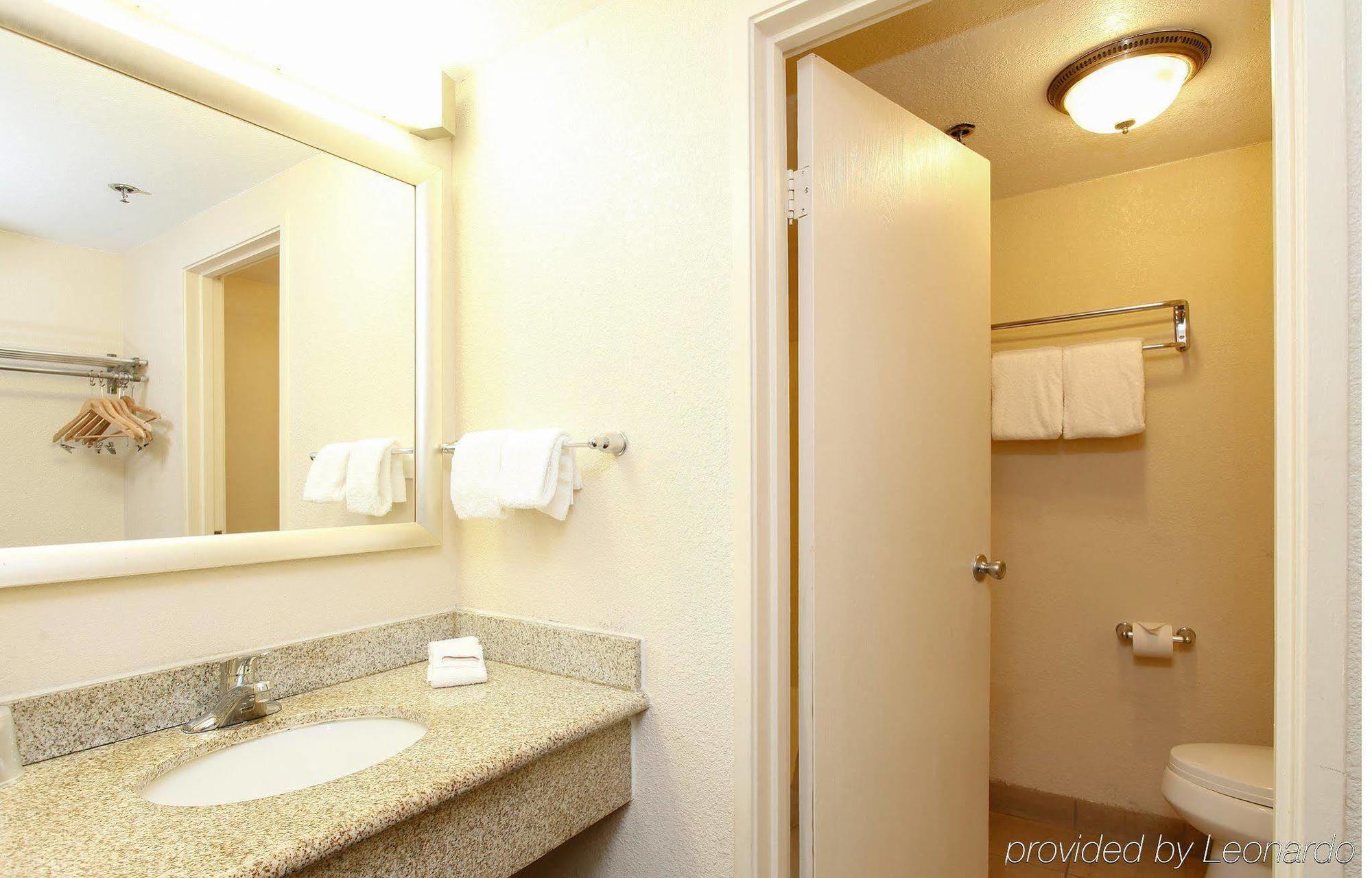 Ontario Airport Executive Inn Exteriér fotografie